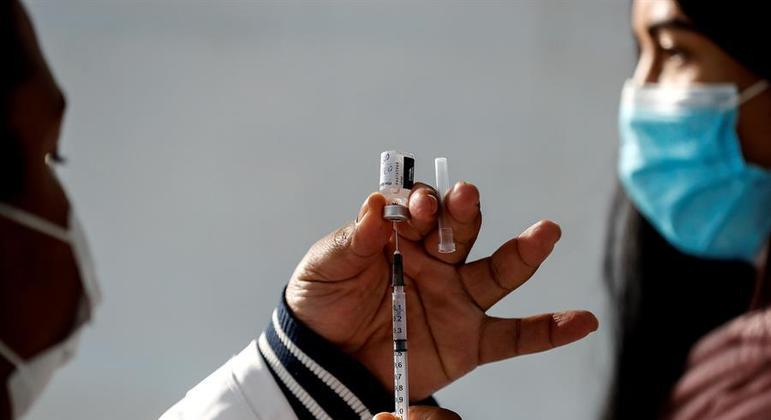 Cinco vacinas brigam para ser o 1º imunizante nacional contra covid – Notícias
